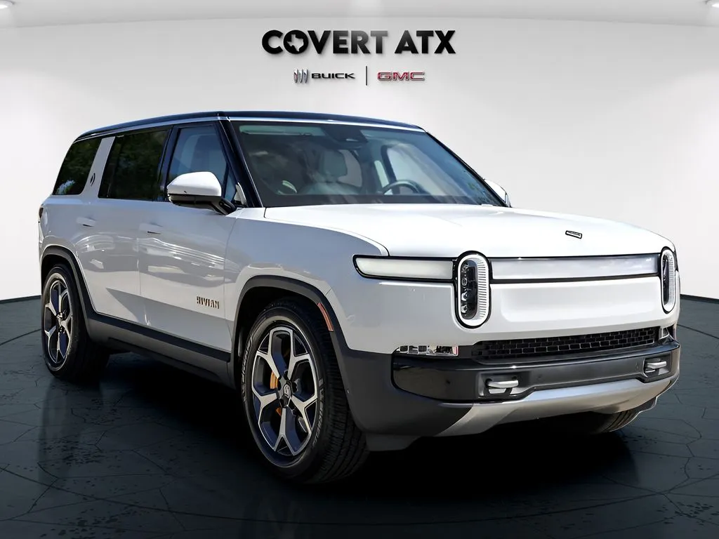 Rivian R1S photo 9
