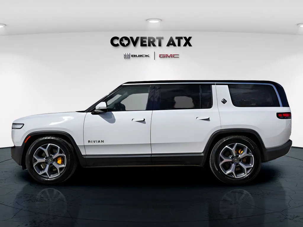 Rivian R1S photo 5