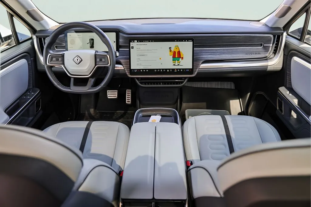 Rivian R1S photo 26