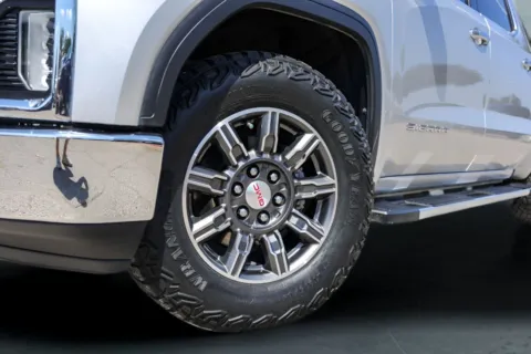 More photos of 2019 GMC Sierra 1500 SLT at Covert Buick GMC, TX