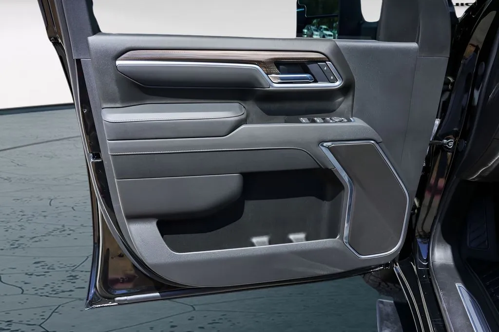 Chevrolet Silverado photo 25