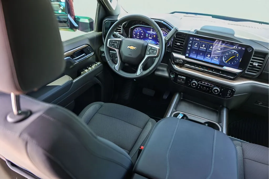 Chevrolet Silverado photo 28