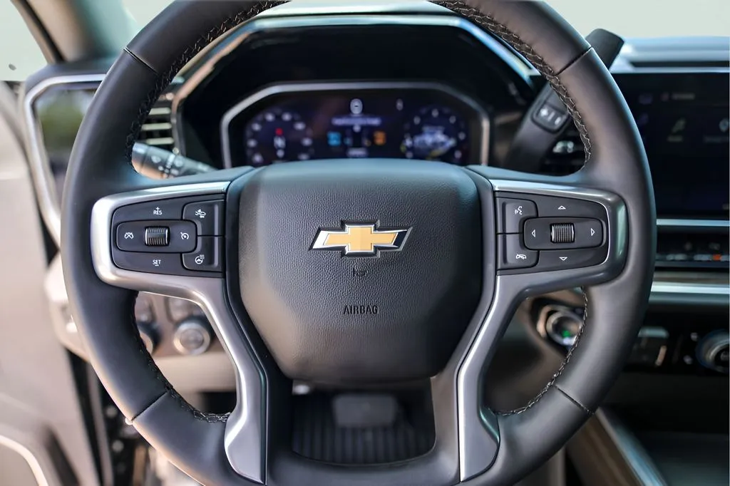 Chevrolet Silverado photo 15
