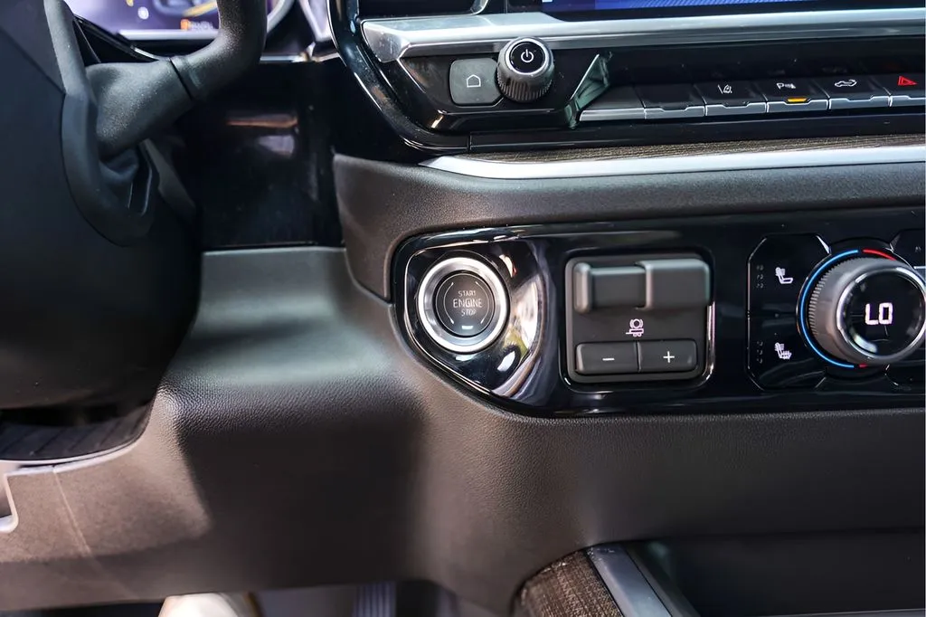 Chevrolet Silverado photo 22