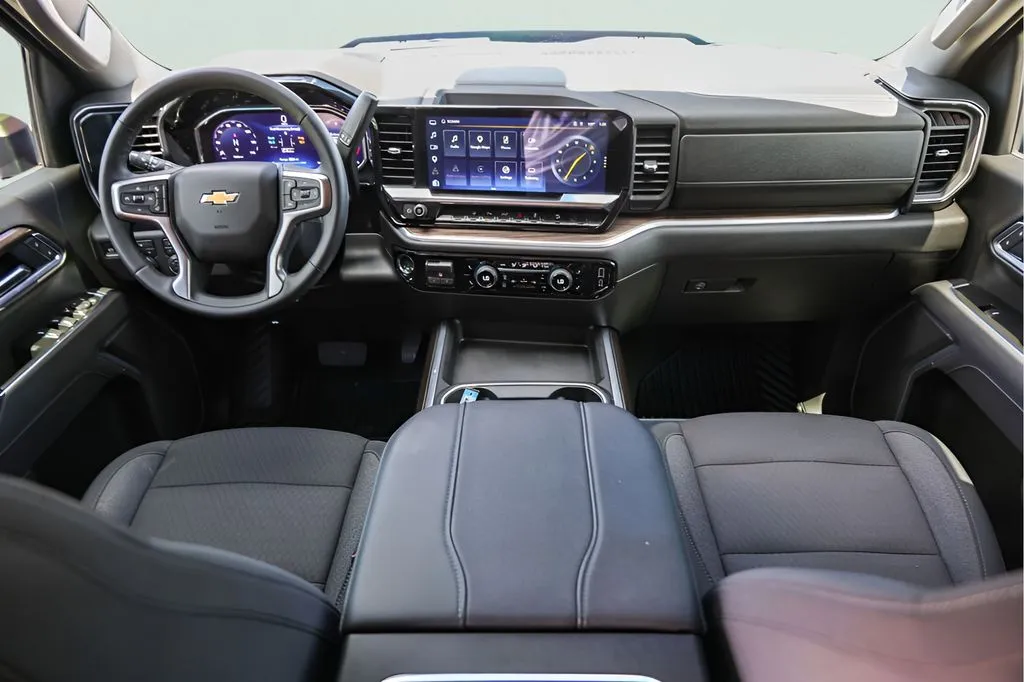 Chevrolet Silverado photo 27