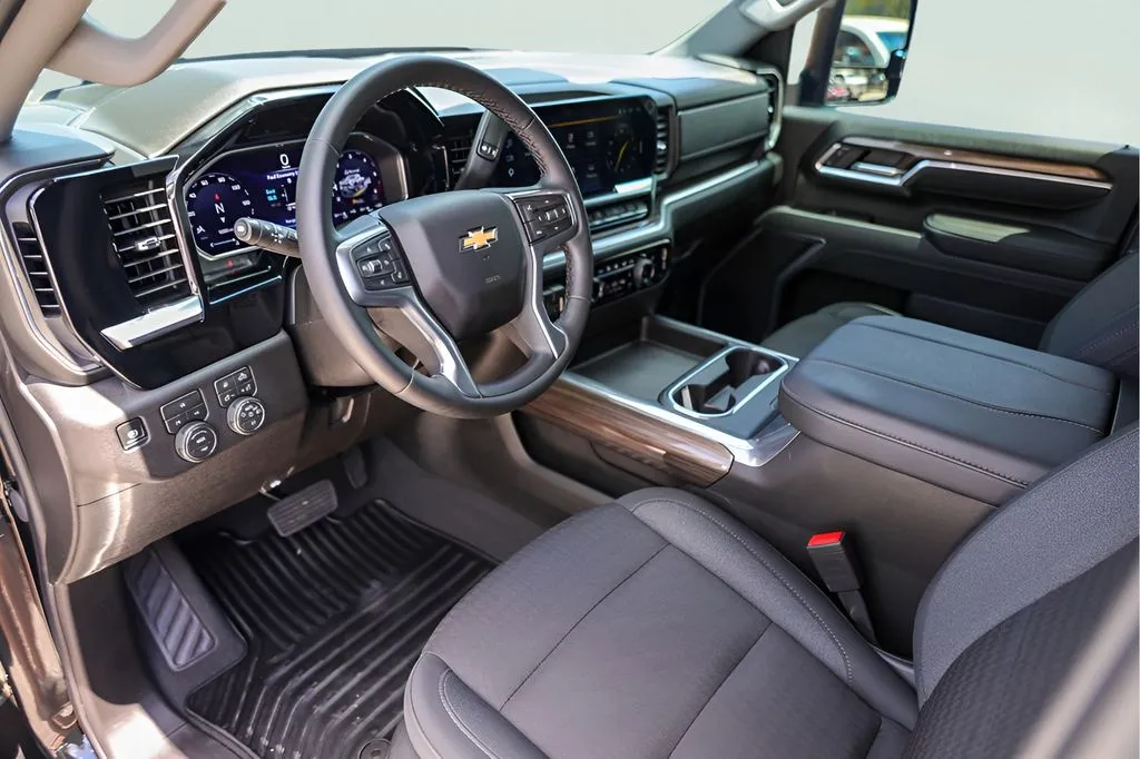 Chevrolet Silverado photo 13