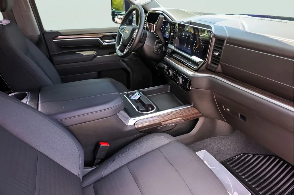 Chevrolet Silverado photo 31
