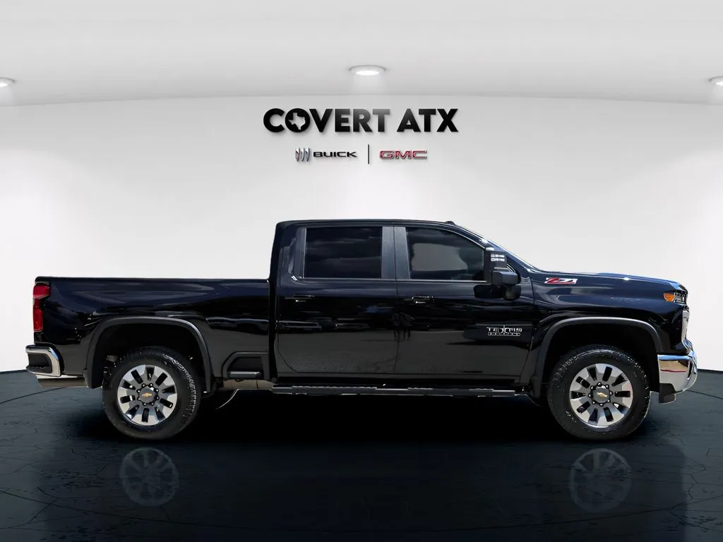 Chevrolet Silverado photo 8