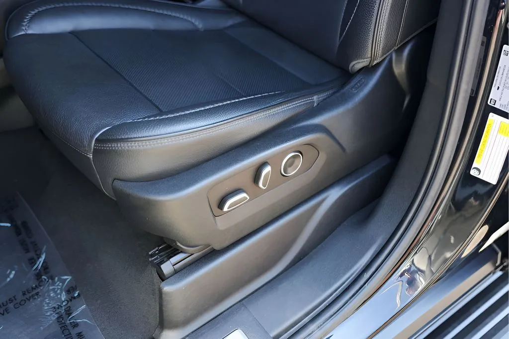 GMC Yukon photo 10