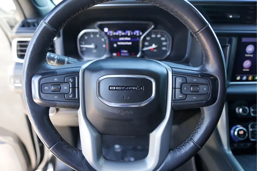 GMC Yukon photo 14