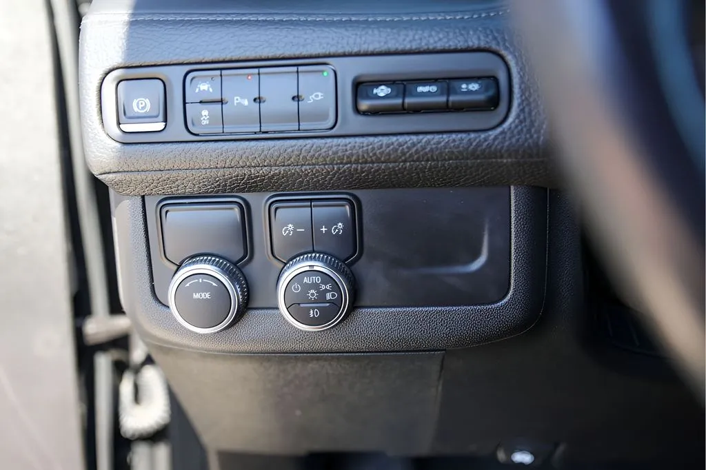 GMC Yukon photo 17