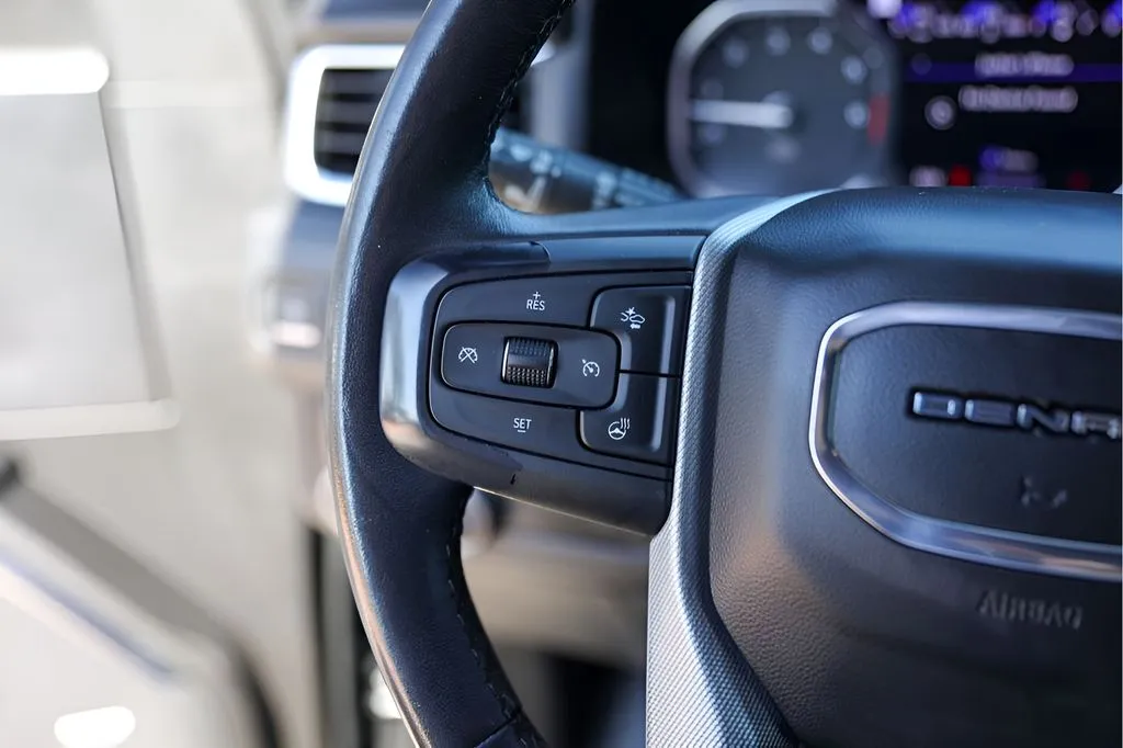GMC Yukon photo 16