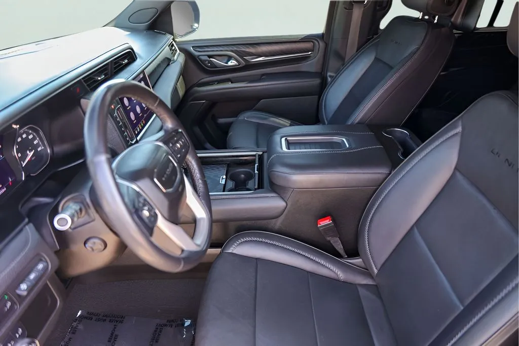 GMC Yukon photo 11