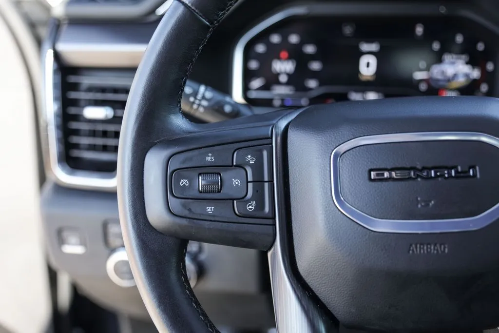 GMC Sierra photo 17
