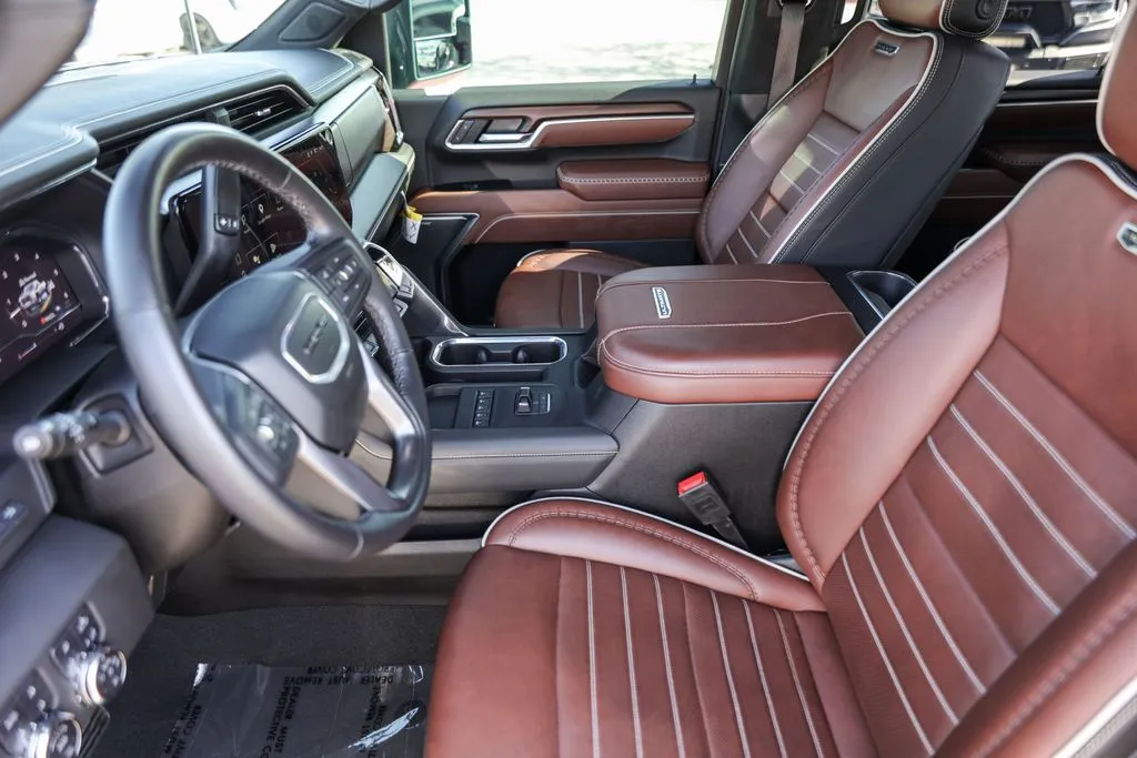 GMC Sierra photo 12