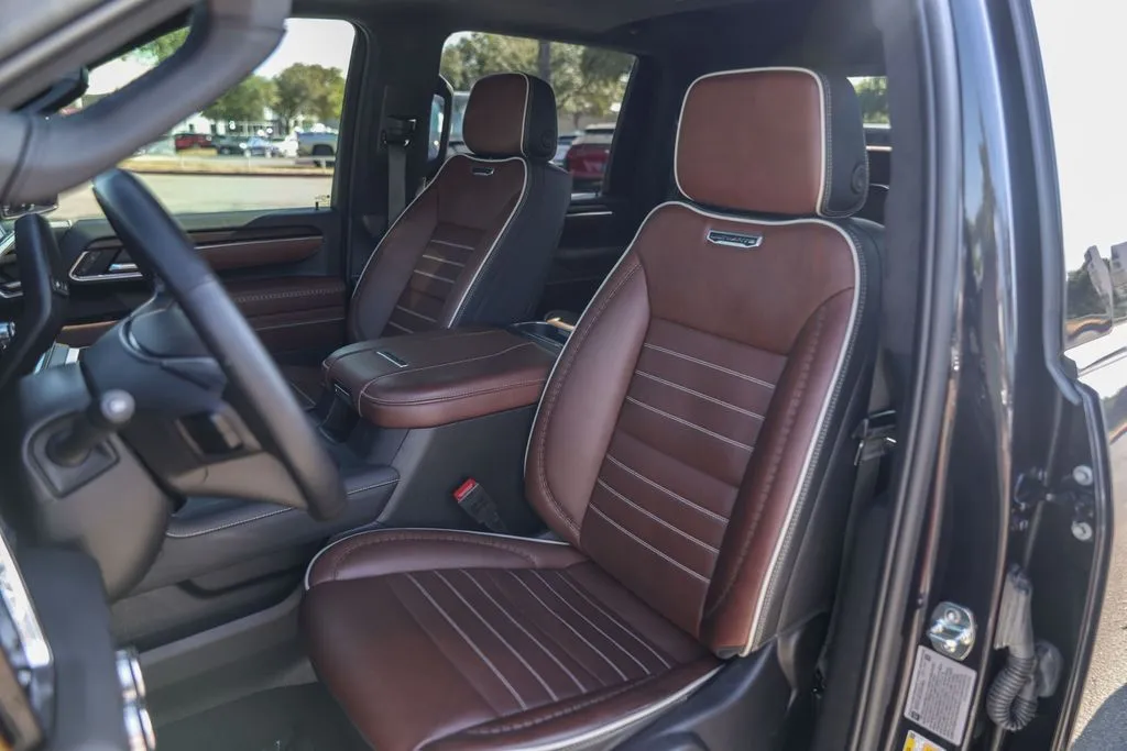 GMC Sierra photo 10