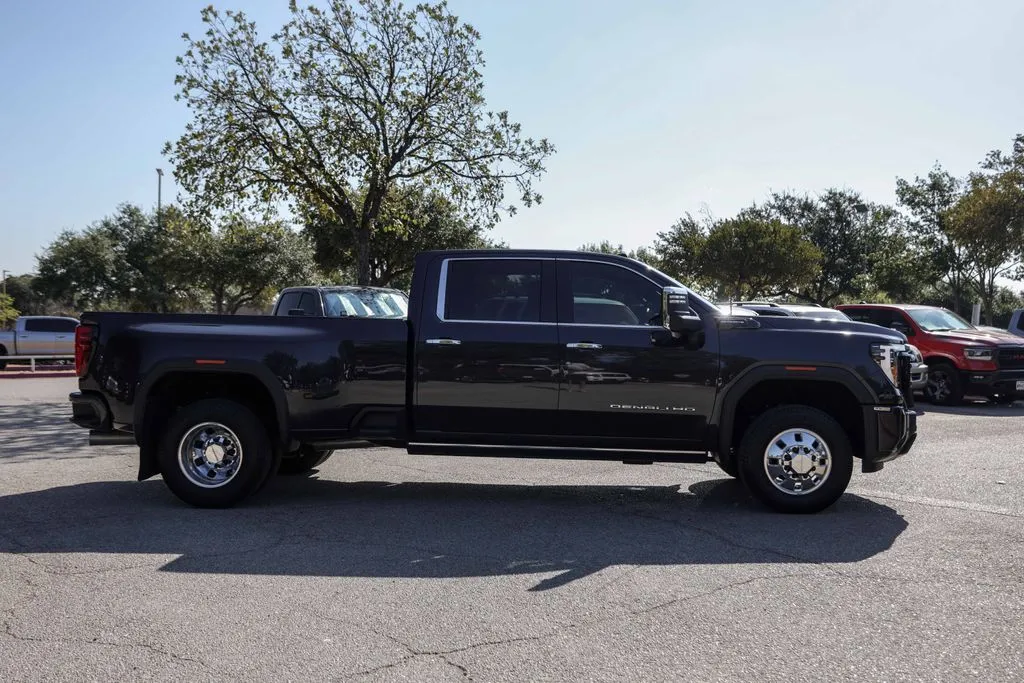 GMC Sierra photo 8