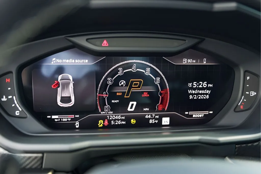 Lamborghini URUS photo 16