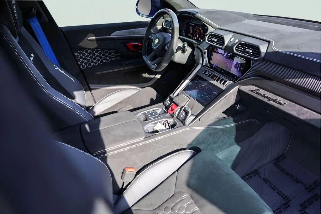 Lamborghini URUS photo 34
