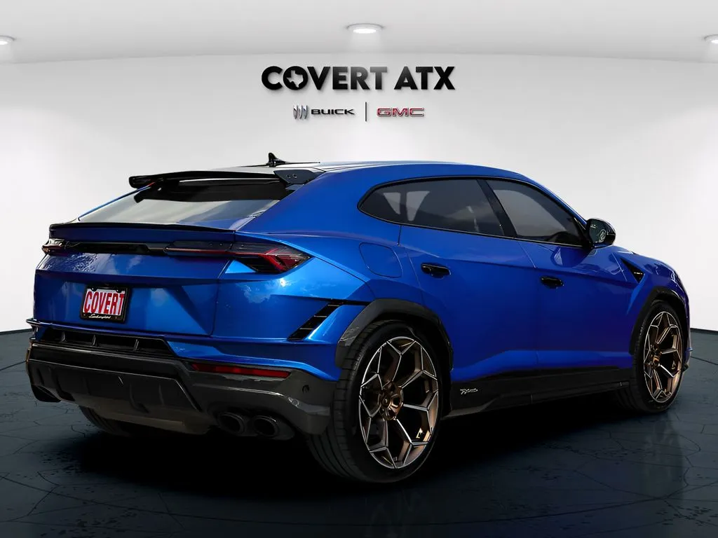 Lamborghini URUS photo 7
