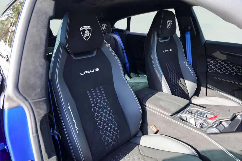Lamborghini URUS photo 35