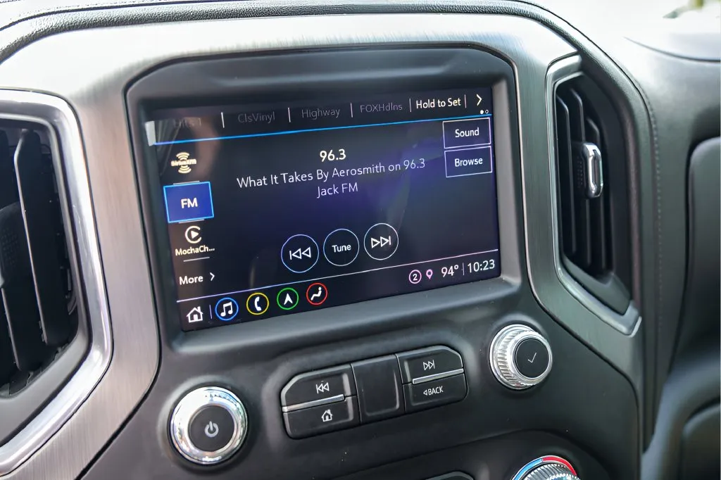 GMC Sierra photo 17