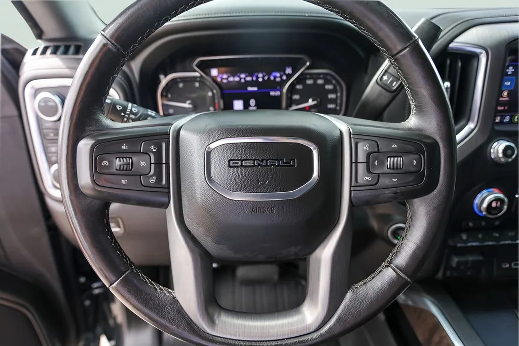 GMC Sierra photo 13