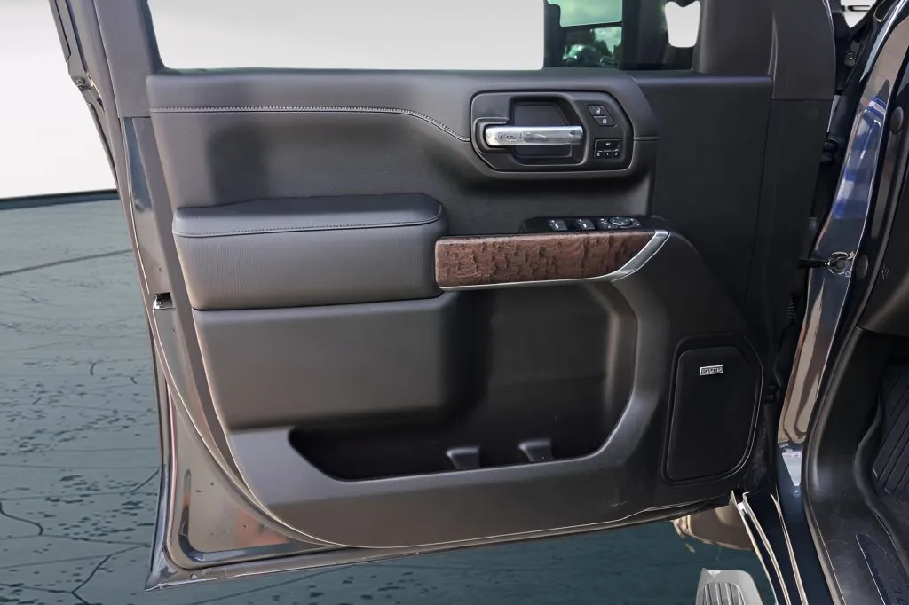 GMC Sierra photo 25