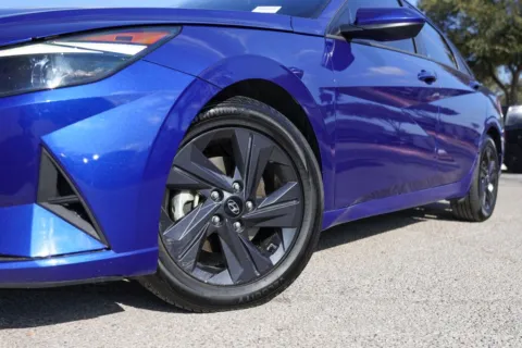 More photos of 2022 Hyundai Elantra SEL at Covert Buick GMC, TX