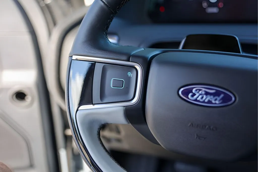 Ford Expedition photo 17