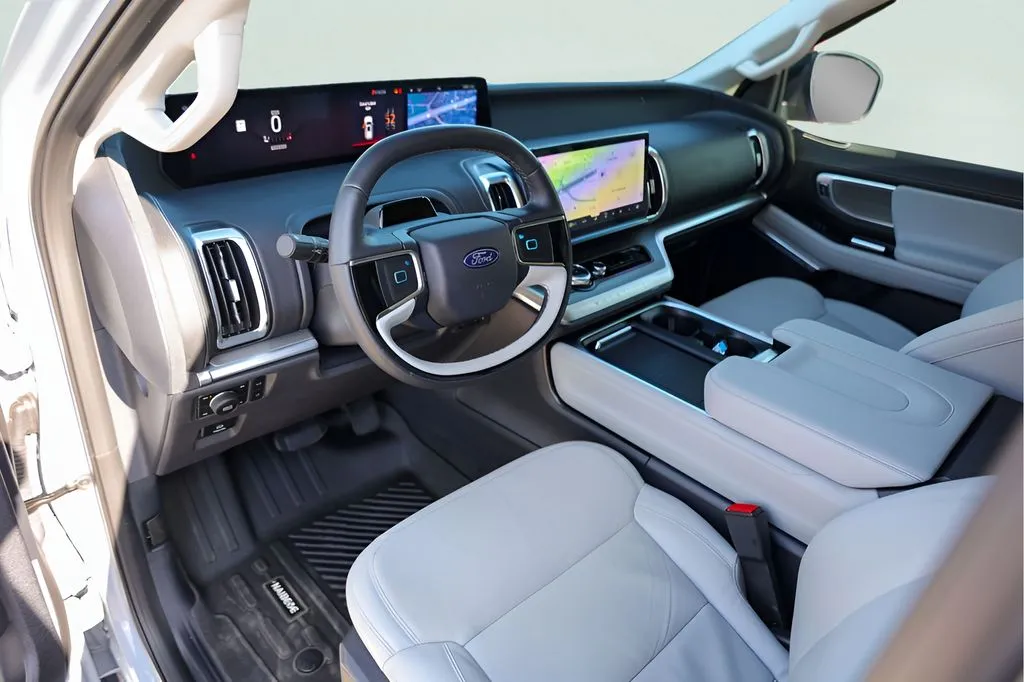 Ford Expedition photo 12