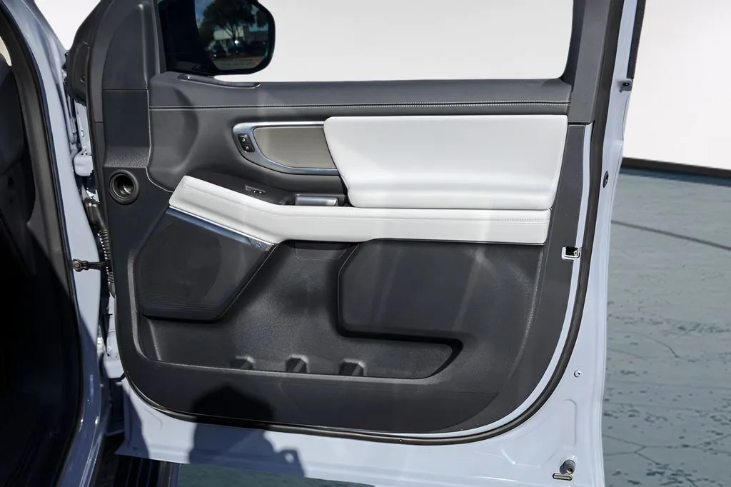 Ford Expedition photo 29