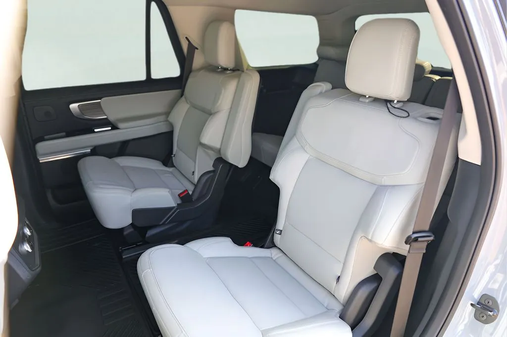 Ford Expedition photo 24