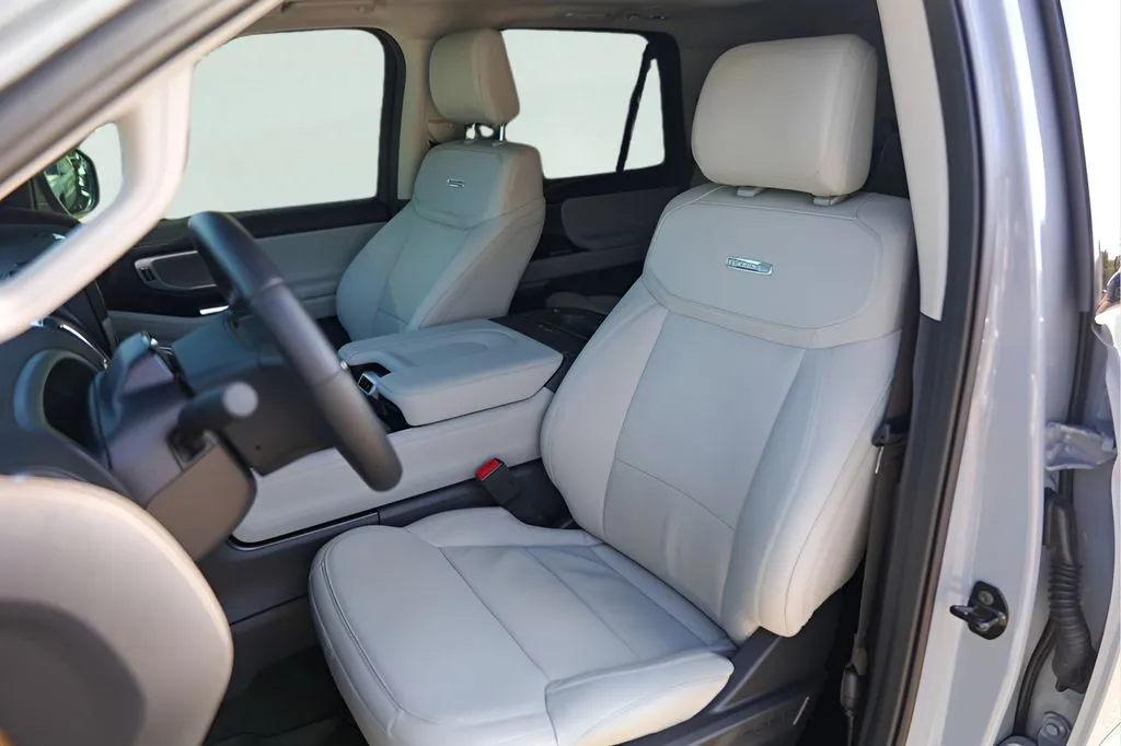Ford Expedition photo 10