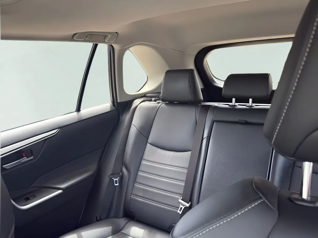 Toyota RAV4 photo 13