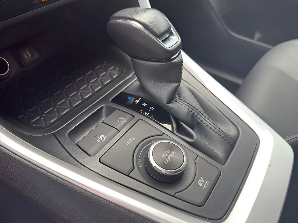 Toyota RAV4 photo 15