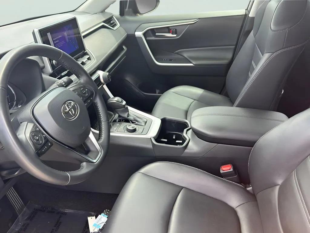 Toyota RAV4 photo 11