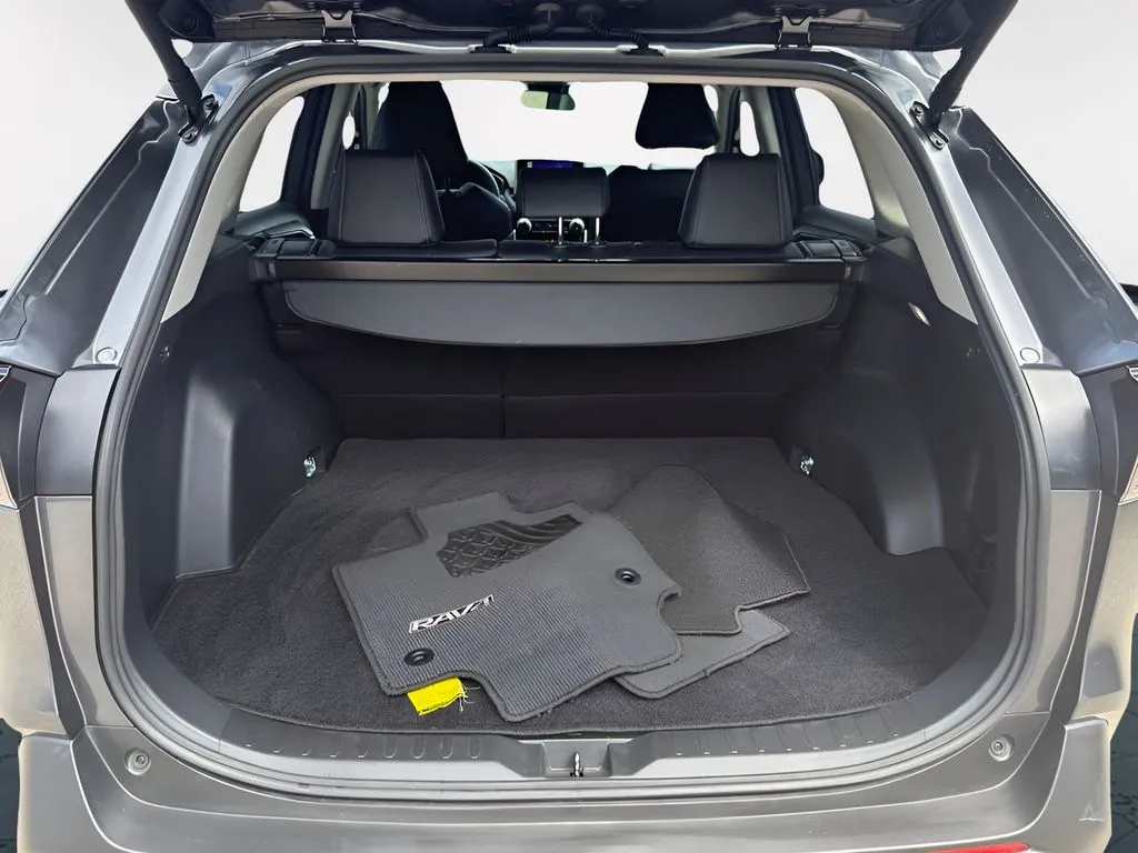 Toyota RAV4 photo 8