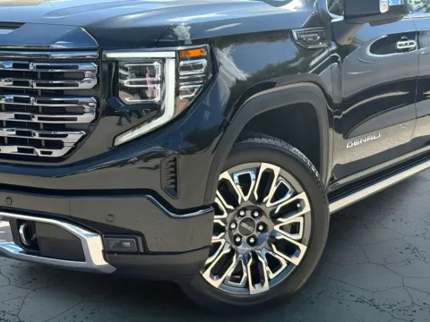 More photos of 2024 GMC Sierra 1500 Denali Ultimate at Covert Buick GMC, TX