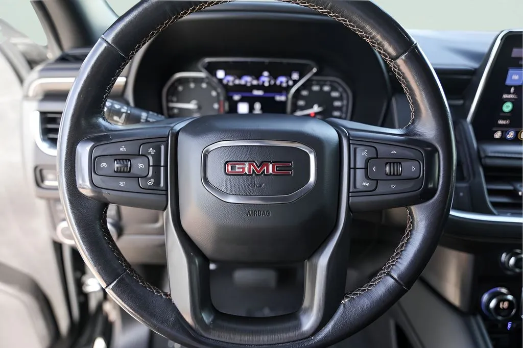 GMC Yukon photo 15