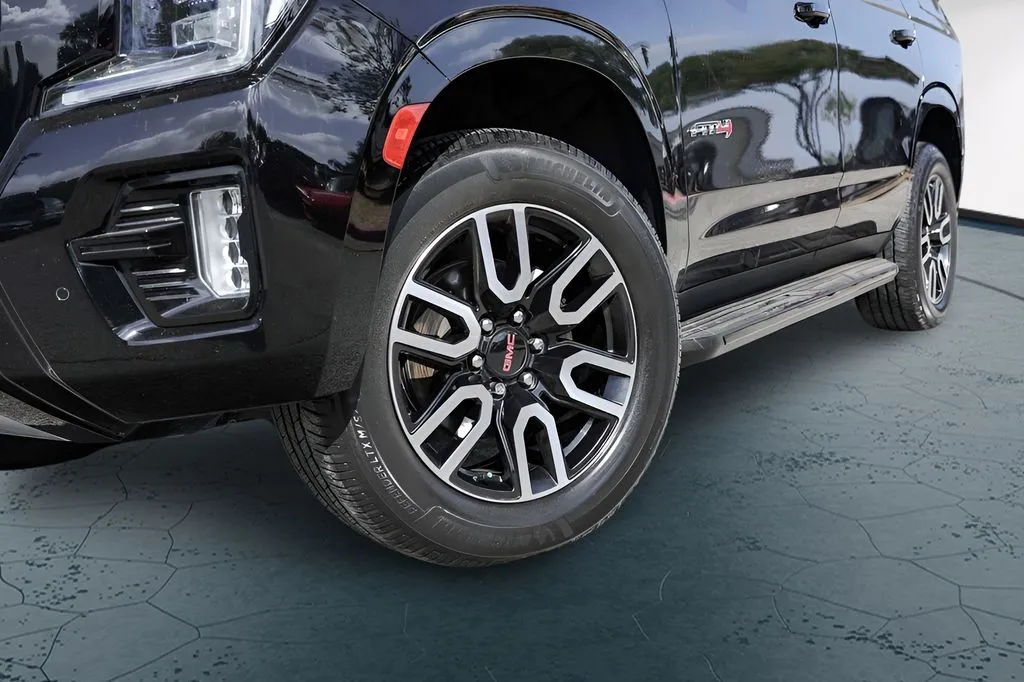 GMC Yukon photo 4