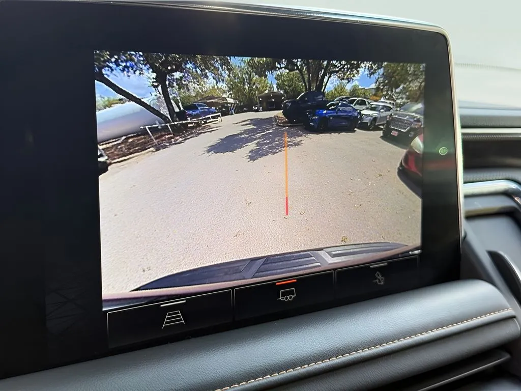 GMC Yukon photo 13