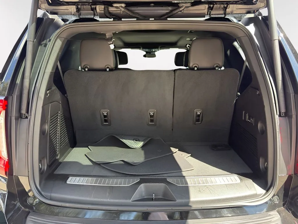 GMC Yukon photo 8