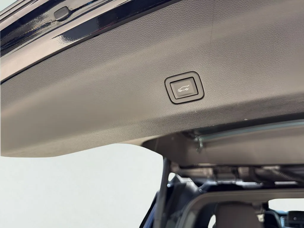 GMC Yukon photo 7