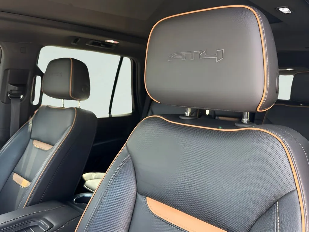 GMC Yukon photo 10