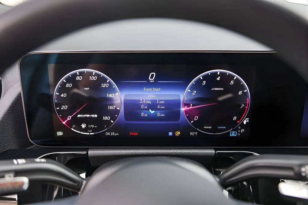 Mercedes-Benz GLA photo 11