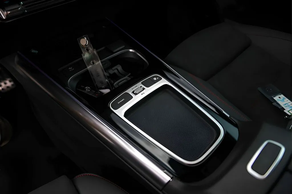 Mercedes-Benz GLA photo 19