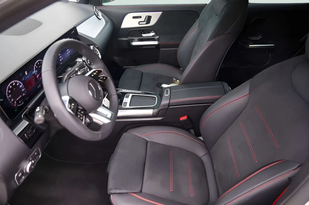 Mercedes-Benz GLA photo 9