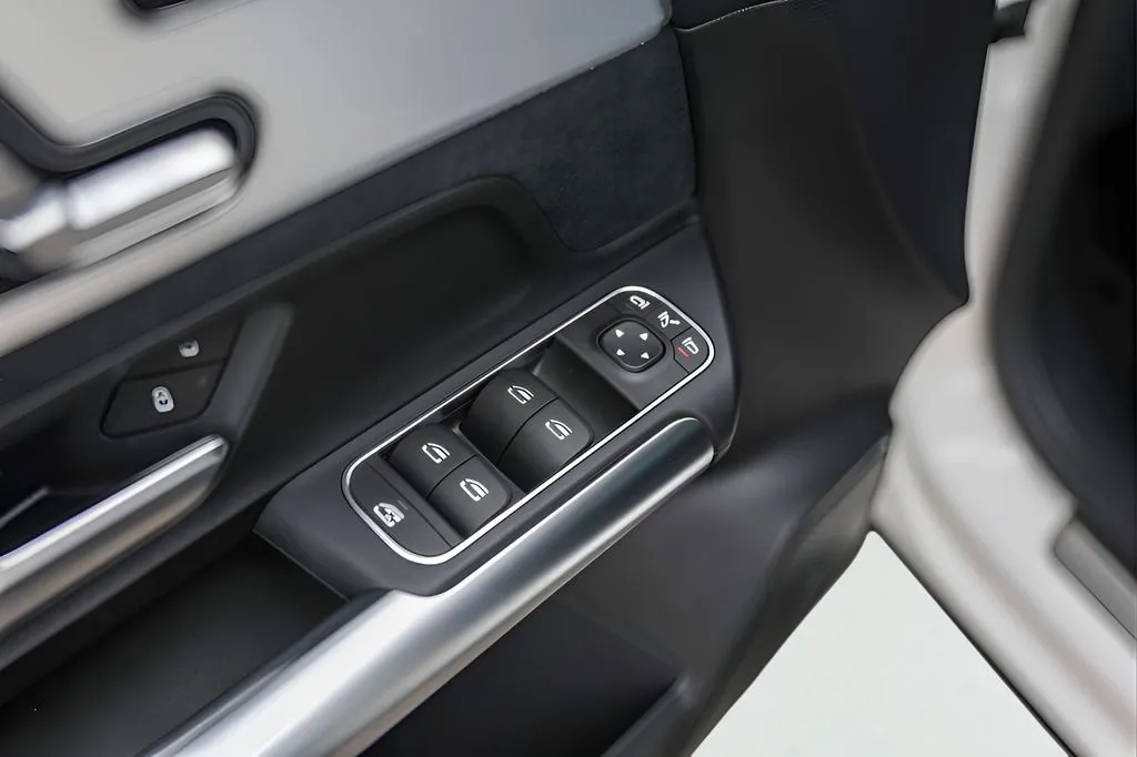 Mercedes-Benz GLA photo 22
