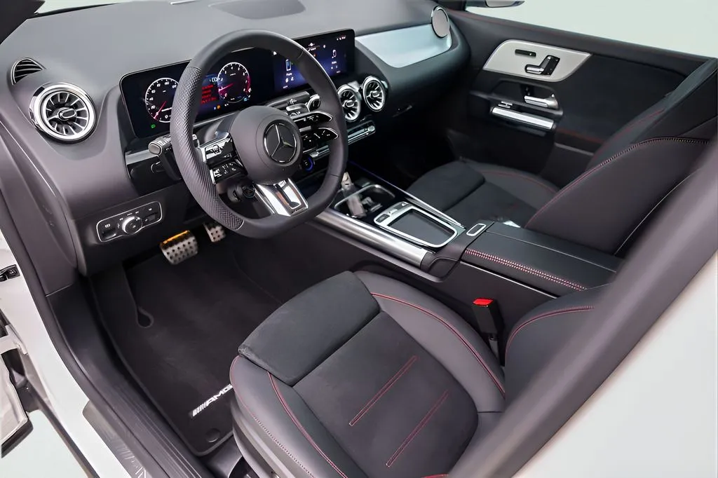 Mercedes-Benz GLA photo 10